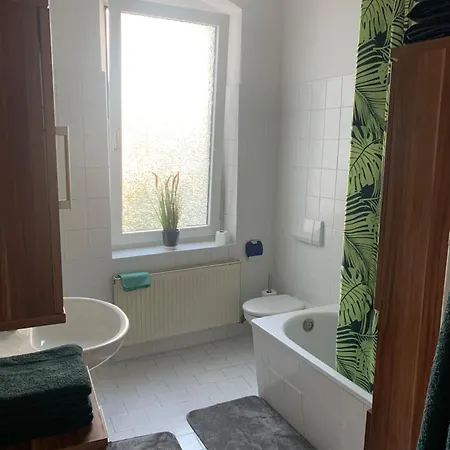 Апартаменты Voll Ausgestattetes Gruppenapartment Bis 6 Personen Nr 5 Магдебург